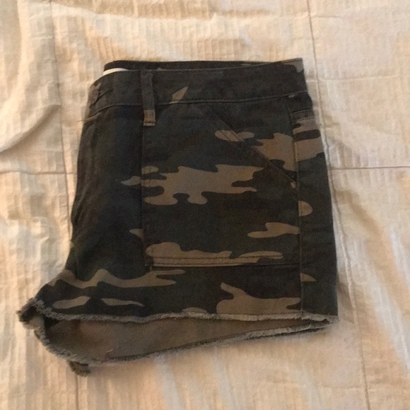 Shorts - Picture 3 of 3